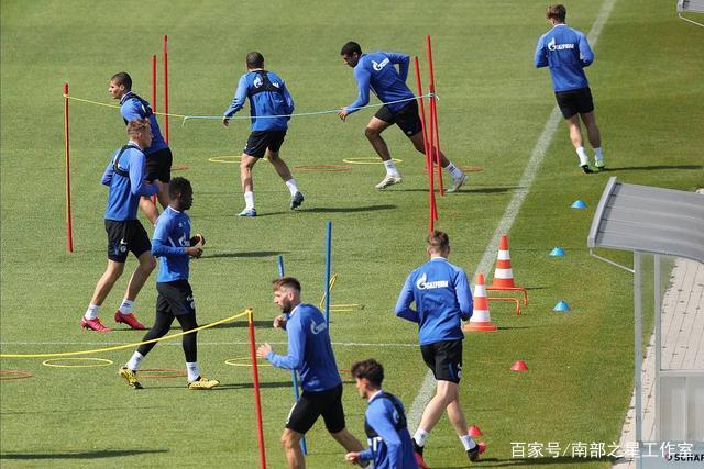 阿劳霍在欧冠中连场进球展现出色状态